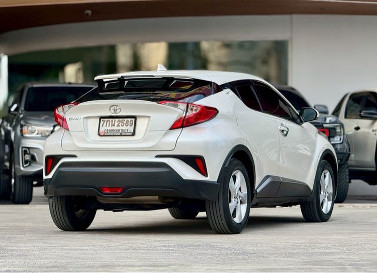 Toyota C-HR 2018.0 มือสอง เบนซิน ไมล์ รถบ้านแท้ สภาพนางฟ้า - Image 4
