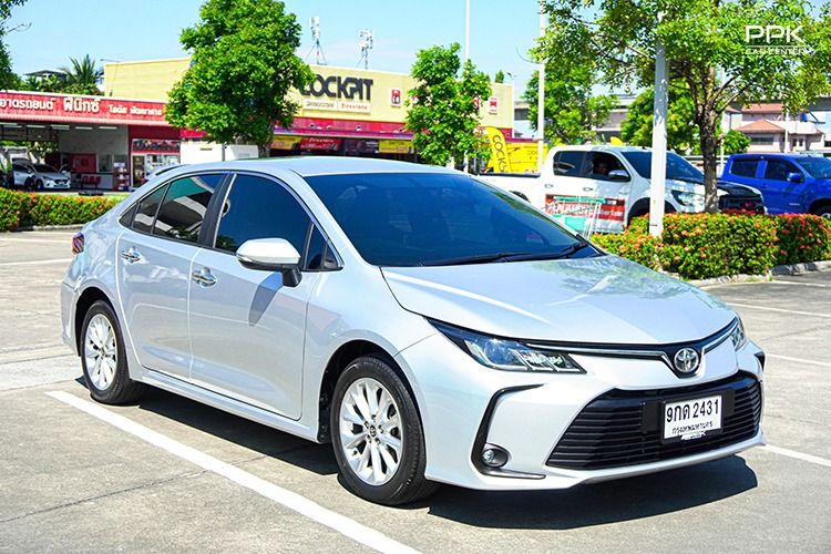 Toyota Altis 2019.0 มือสอง เบนซิน ไมล์  รถบ้านแท้ เครดิตดีออกรถ 0 บาท - Image 3