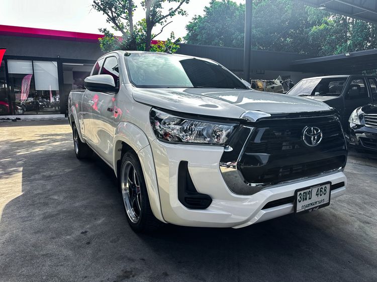 Toyota Hilux Revo 2021.0 มือสอง ดีเซล ไมล์  ไมล์แท้ จัดไฟแนนซ์ได้ - Image 3