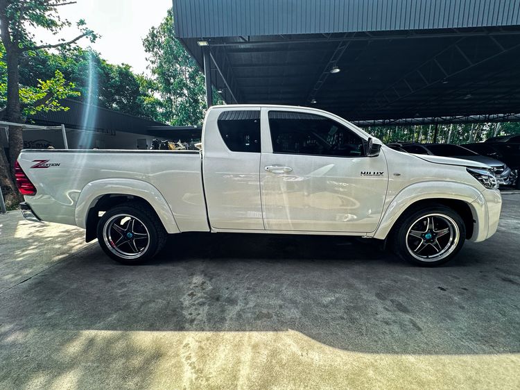 Toyota Hilux Revo 2021.0 มือสอง ดีเซล ไมล์  ไมล์แท้ จัดไฟแนนซ์ได้ - Image 4