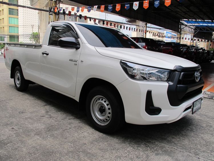 Toyota Hilux Revo 2024.0 มือสอง ดีเซล ไมล์ เครดิตดีออกรถ 0 บาท ฟรีดาวน์ - Image 2