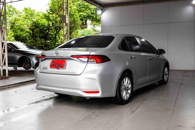 Toyota Altis 2019.0 มือสอง เบนซิน ไมล์  สภาพนางฟ้า เครดิตดีออกรถ 0 บาท - Image 4