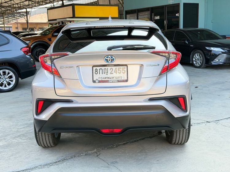Toyota C-HR 2018.0 มือสอง ไฮบริด ไมล์ ฟรีดาวน์ เช็กศูนย์ทุกระยะ - Image 4