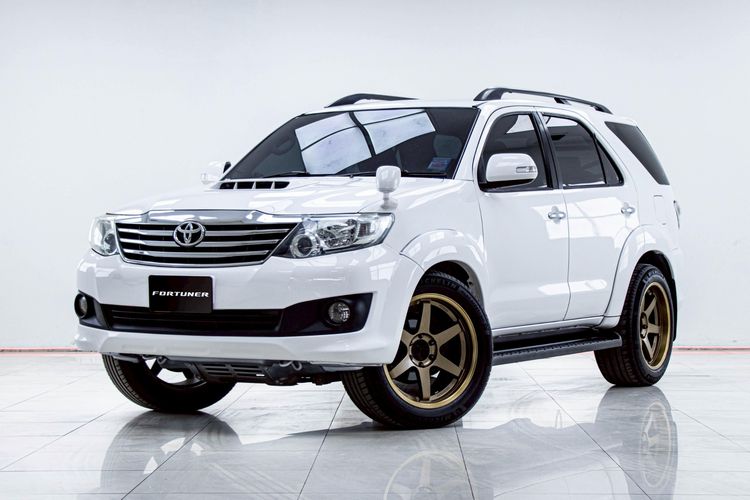 Toyota Fortuner 2014.0 มือสอง ดีเซล ไมล์  ฟรีดาวน์ มือเดียว