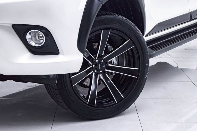 Toyota Hilux Revo 2017.0 มือสอง ดีเซล ไมล์  ฟรีดาวน์ ราคาถูก - Image 4