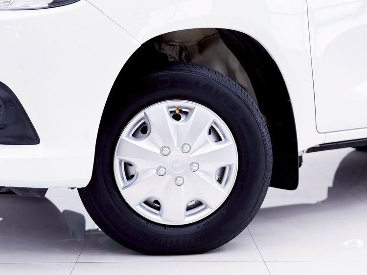 Toyota Hilux Revo 2019.0 มือสอง ดีเซล ไมล์  ฟรีดาวน์ จัดไฟแนนซ์ได้ - Image 4