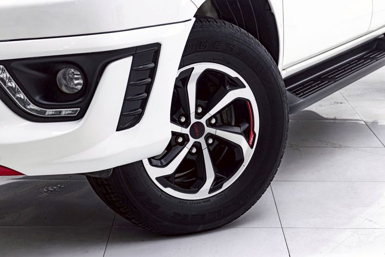 Toyota Hilux Revo 2017.0 มือสอง ดีเซล ไมล์  สภาพนางฟ้า เช็กศูนย์ทุกระยะ - Image 4