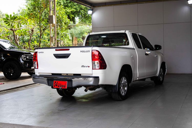 Toyota Hilux Revo 2022.0 มือสอง ดีเซล ไมล์ ฟรีดาวน์ จัดไฟแนนซ์ได้ - Image 4