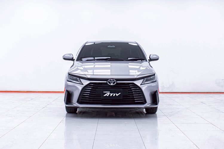 Toyota Yaris ATIV 2023.0 มือสอง เบนซิน ไมล์ เช็กศูนย์ทุกระยะ สภาพนางฟ้า - Image 4