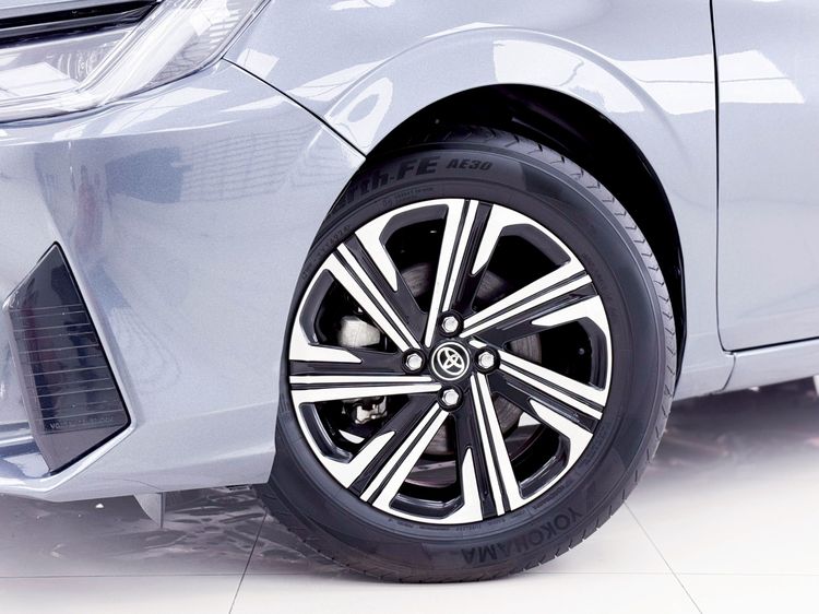 Toyota Yaris ATIV 2024.0 มือสอง เบนซิน ไมล์ สภาพนางฟ้า เครดิตดีออกรถ 0 บาท - Image 4