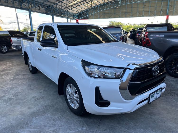 Toyota Hilux Revo 2022.0 มือสอง ดีเซล ไมล์  สภาพนางฟ้า มือเดียว - Image 2