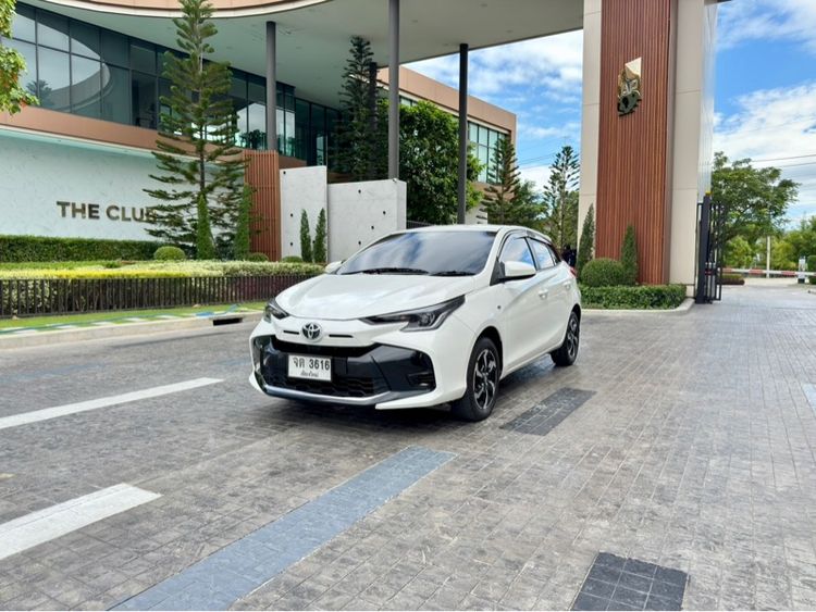 Toyota Yaris 2023.0 มือสอง เบนซิน ไมล์  ไม่เคยชน ฟรีดาวน์ - Image 3