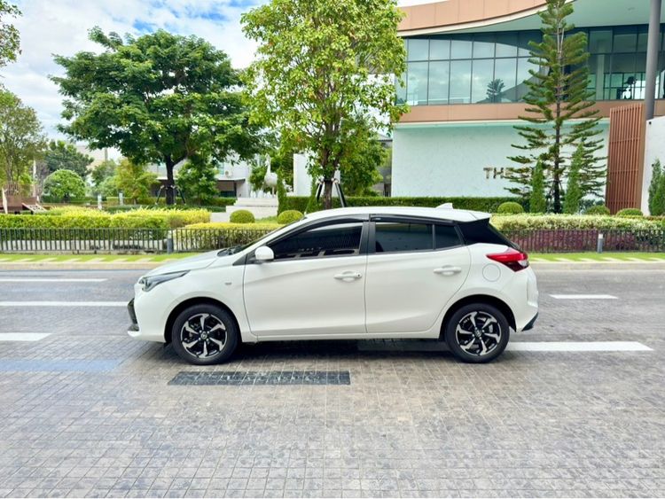Toyota Yaris 2023.0 มือสอง เบนซิน ไมล์  ไม่เคยชน ฟรีดาวน์ - Image 4