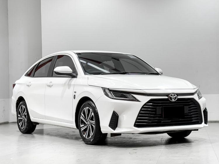 Toyota Yaris ATIV 2023.0 มือสอง เบนซิน ไมล์  เครดิตดีออกรถ 0 บาท ฟรีดาวน์ - Image 3