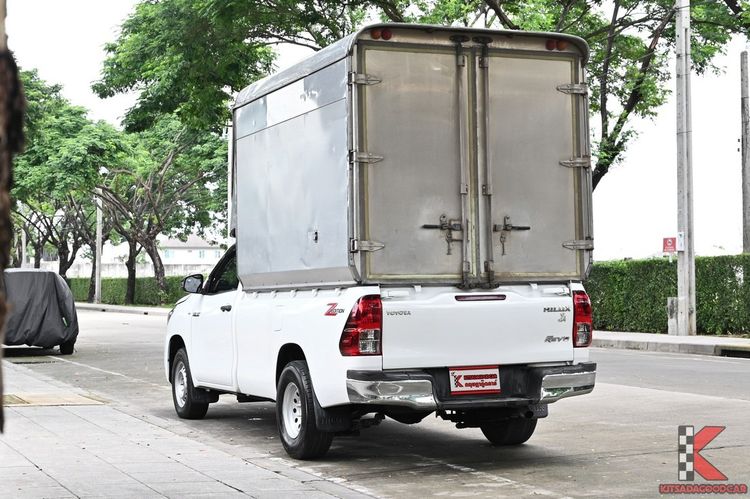 Toyota Hilux Revo 2022.0 มือสอง ดีเซล ไมล์ เครดิตดีออกรถ 0 บาท ราคาถูก - Image 3