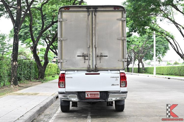 Toyota Hilux Revo 2022.0 มือสอง ดีเซล ไมล์ เครดิตดีออกรถ 0 บาท ราคาถูก - Image 4