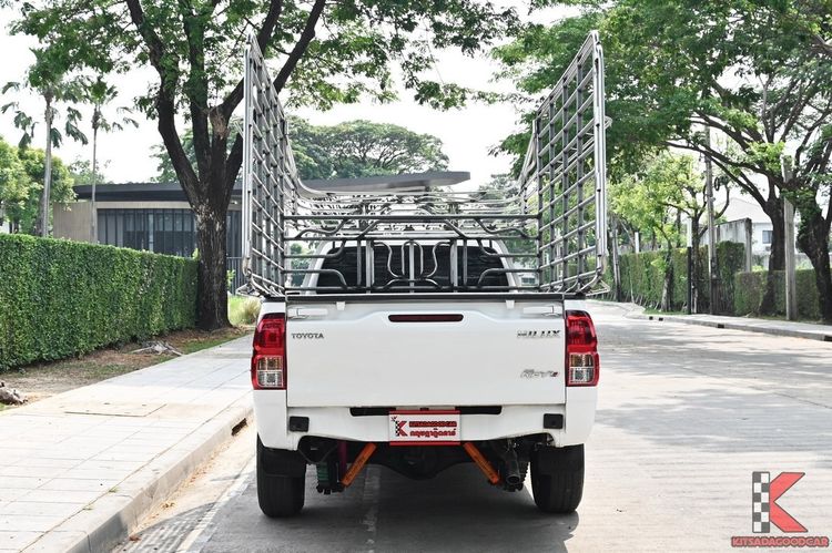 Toyota Hilux Revo 2022.0 มือสอง ดีเซล ไมล์  เครดิตดีออกรถ 0 บาท รถบ้านแท้ - Image 4